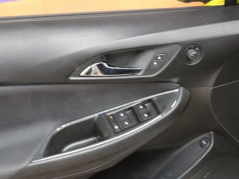 Used 2018 Chevrolet Cruze LT FWD image 13