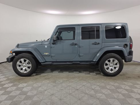 Used 2014 Jeep Wrangler Unlimited Sahara w/ Connectivity Group AWD/4WD image 4