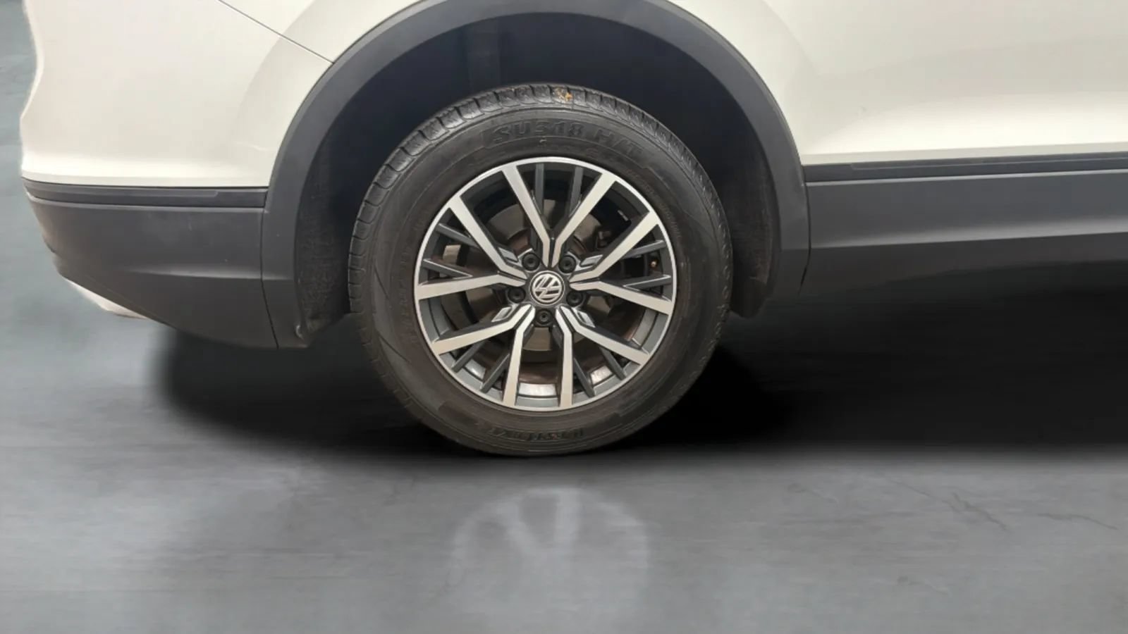 Used 2019 Volkswagen Tiguan SE FWD image 26