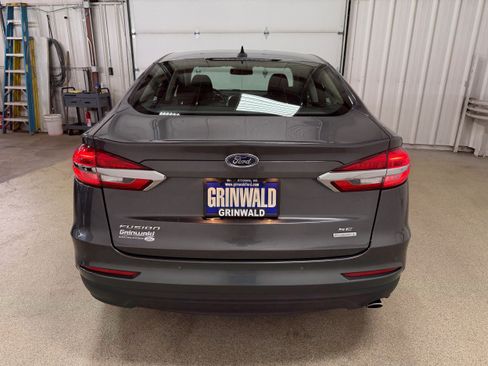 Used 2020 Ford Fusion SE FWD image 29