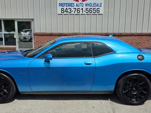 Used 2016 Dodge Challenger R/T Plus RWD image 3