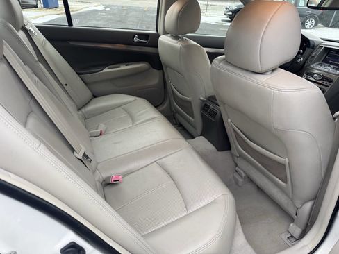 Used 2011 INFINITI G37 x w/ Premium Pkg image 20