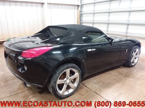 Used 2007 Pontiac Solstice Convertible w/ Premium Package image 2