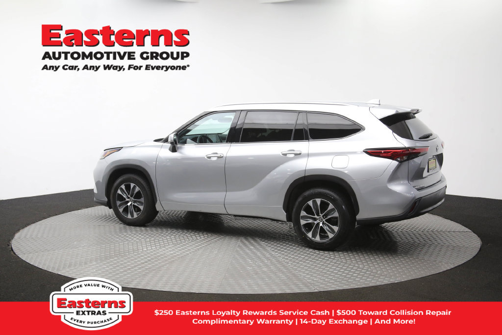 Used 2021 Toyota Highlander XLE FWD image 68