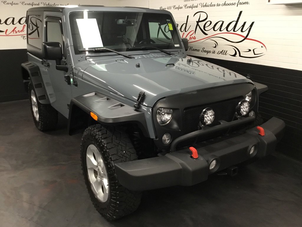 Used 2015 Jeep Wrangler Sahara w/ Connectivity Group AWD/4WD image 2