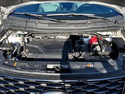 Used 2018 Ford Explorer Sport w/ Ford Safe & Smart Package image 11