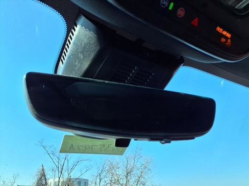 Used 2025 GMC Terrain Elevation w/ Technology Package II image 17