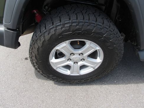 Used 2020 Jeep Wrangler Sport AWD/4WD image 12