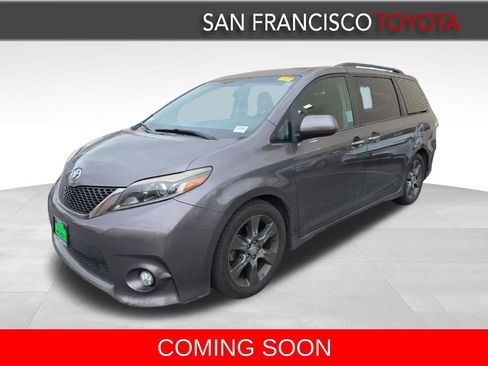 Certified 2016 Toyota Sienna SE Premium image 1