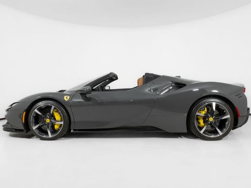Used 2023 Ferrari SF90 Spider AWD/4WD image 2