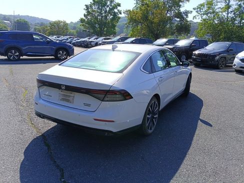 Used 2025 Honda Accord Touring image 4
