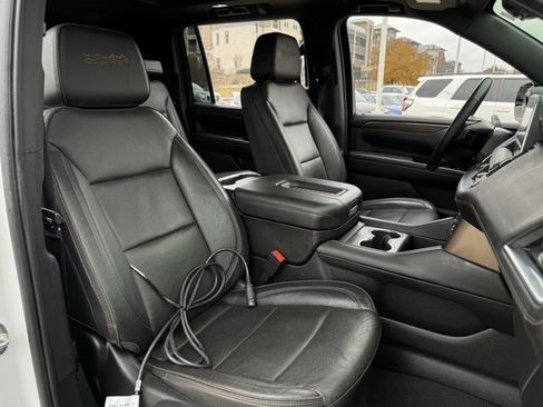 Used 2023 Chevrolet Suburban High Country image 34