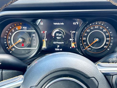 Used 2024 Jeep Wrangler Unlimited Sahara AWD/4WD image 12