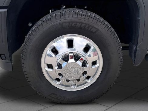 Used 2025 GMC Sierra 3500 Denali Ultimate AWD/4WD image 11
