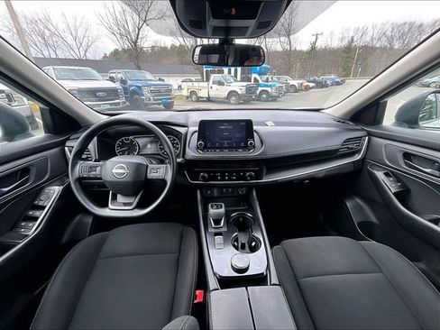 Used 2025 Nissan Rogue S AWD/4WD image 16