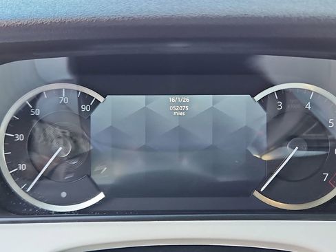 Used 2023 Land Rover Range Rover Velar R-Dynamic S image 9