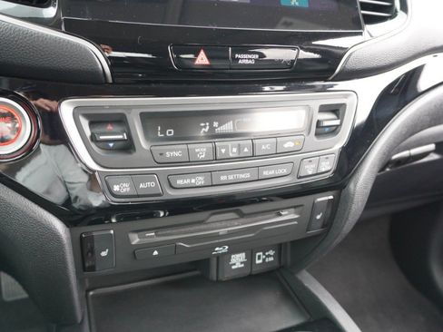 Used 2019 Honda Pilot Touring image 19