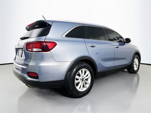 Used 2020 Kia Sorento LX w/ LX I4 Convenience Package image 8