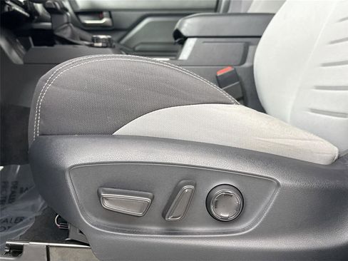 Used 2024 Toyota Tacoma TRD Off-Road w/ TRD Off Road Upgrade Package image 30