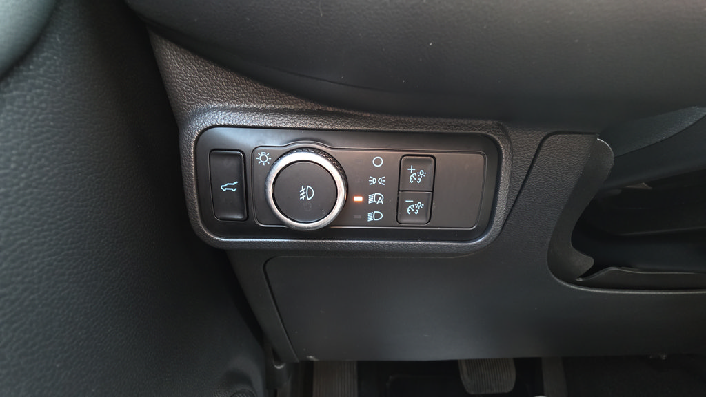 Used 2025 Ford Explorer ST-Line w/ ST-Line Street Pack AWD/4WD image 32