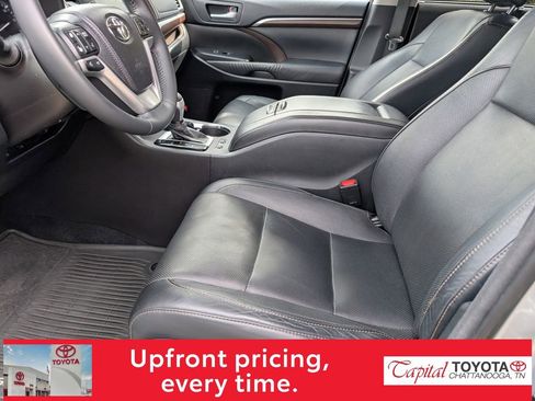 Used 2015 Toyota Highlander Limited image 14