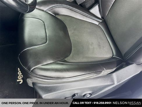 Used 2019 Jeep Cherokee Latitude Plus image 18