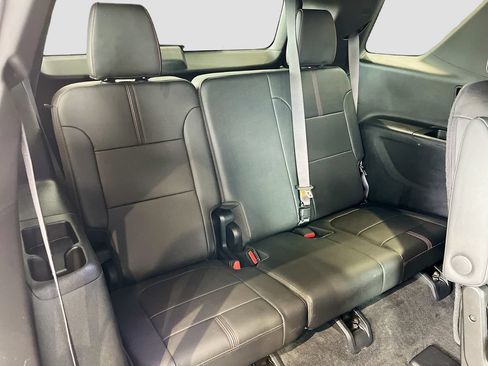 Used 2023 Chevrolet Traverse RS w/ LPO, Floor Liner Package FWD image 28