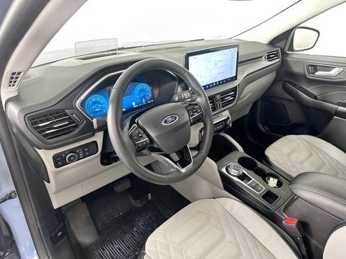 Used 2024 Ford Escape Platinum w/ Premium Technology Package AWD/4WD image 22
