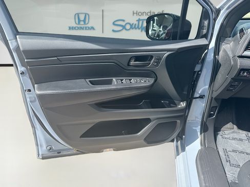 Certified 2023 Honda Odyssey Sport image 19
