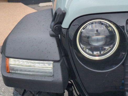 Used 2023 Jeep Wrangler Unlimited w/ Cold Weather Group AWD/4WD image 10