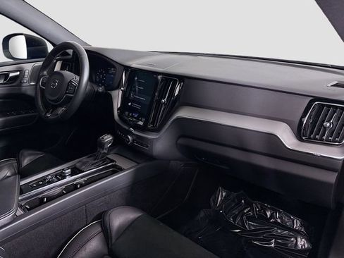 Used 2019 Volvo XC60 T6 R-Design image 31