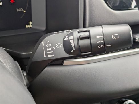 New 2025 Mitsubishi Outlander SE image 29