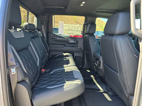 New 2026 GMC Sierra 1500 AT4 w/ AT4 Premium Package AWD/4WD image 29
