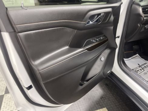 Used 2023 GMC Acadia AT4 image 10