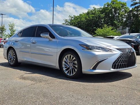 Used 2025 Lexus ES 350 Ultra Luxury w/ Accessory Package (Z2) FWD image 7
