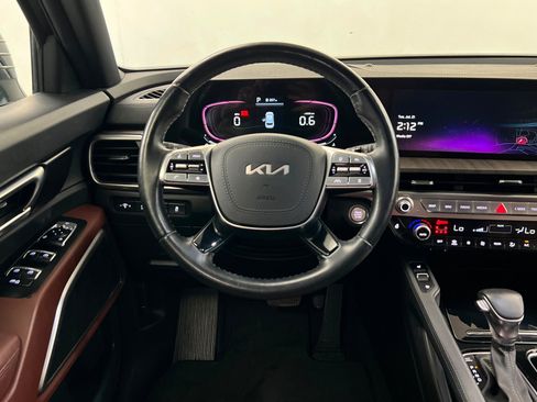 Used 2023 Kia Telluride EX w/ EX Captain's Chair Package AWD/4WD image 12