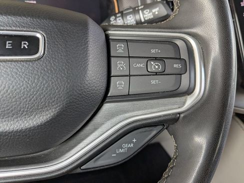 Used 2025 Jeep Wagoneer L 4WD image 20