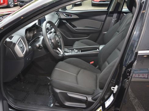 Used 2017 MAZDA MAZDA3 Sport w/ Preferred Equipment Package image 9