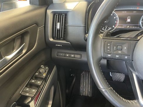 Certified 2023 Nissan Pathfinder SL w/ Black Appearance Package image 12