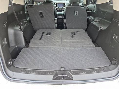 Used 2022 GMC Acadia Denali w/ Denali Ultimate Package FWD image 41
