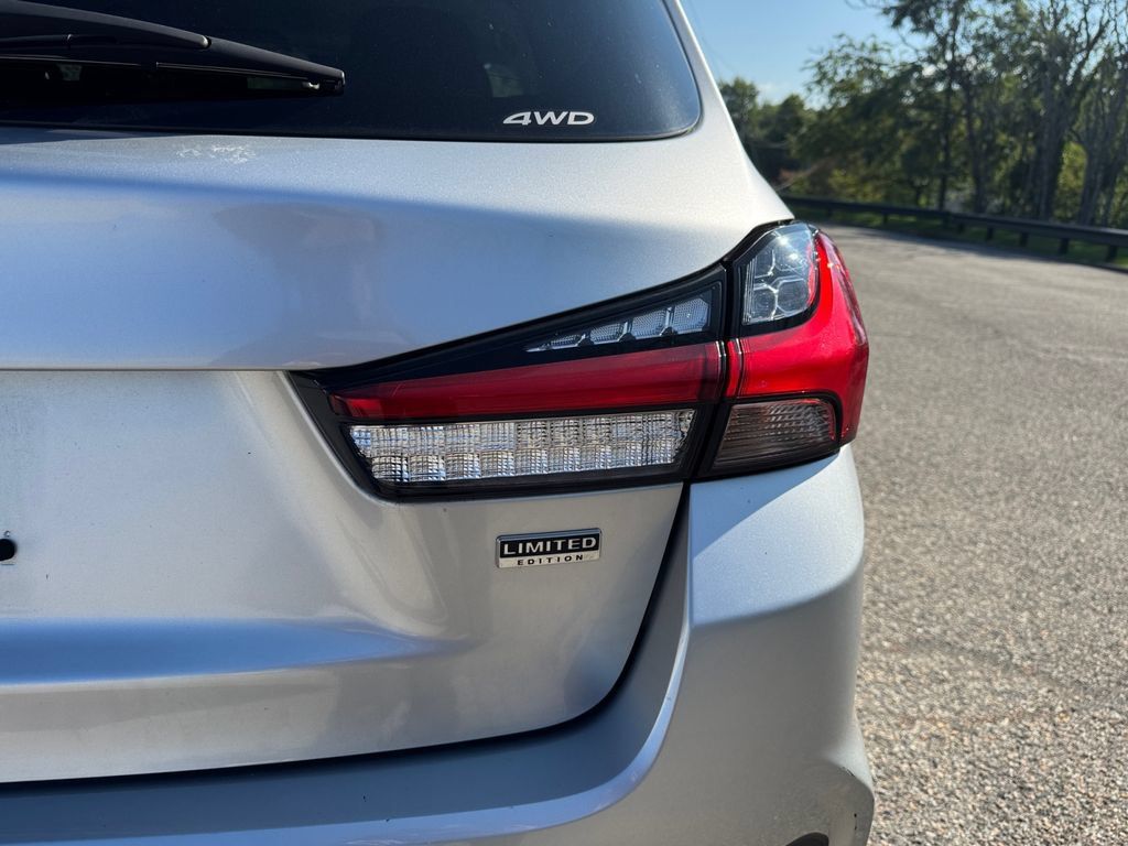 Used 2023 Mitsubishi Outlander Sport AWD image 33