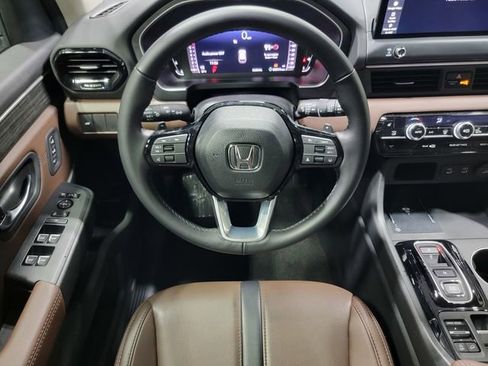 Used 2026 Honda Pilot Touring image 23