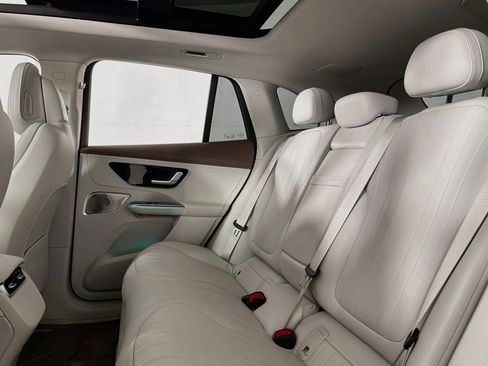 Used 2023 Mercedes-Benz EQE 350+ SUV image 8