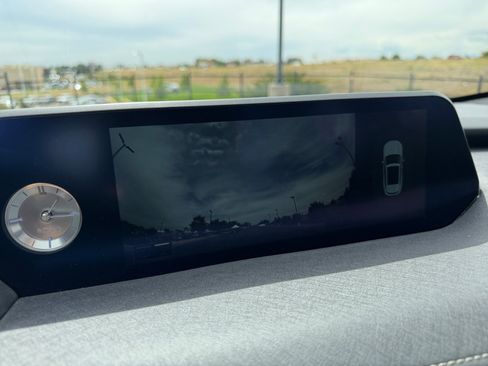 Used 2019 Lexus UX 250h w/ Premium Package AWD/4WD image 27