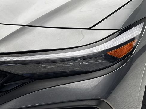 Used 2024 Hyundai Elantra SEL FWD image 3