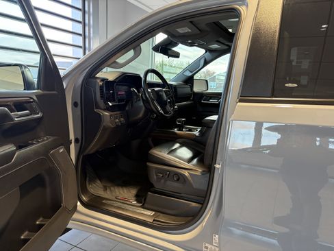 Used 2024 Chevrolet Silverado 1500 LT Trail Boss w/ Convenience Package II image 8