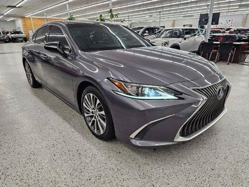 Used 2021 Lexus ES 300h w/ Premium Package FWD image 4