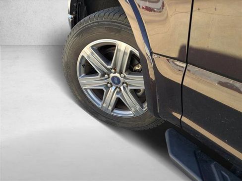 Used 2018 Ford F150 XLT w/ Equipment Group 302A Luxury image 10