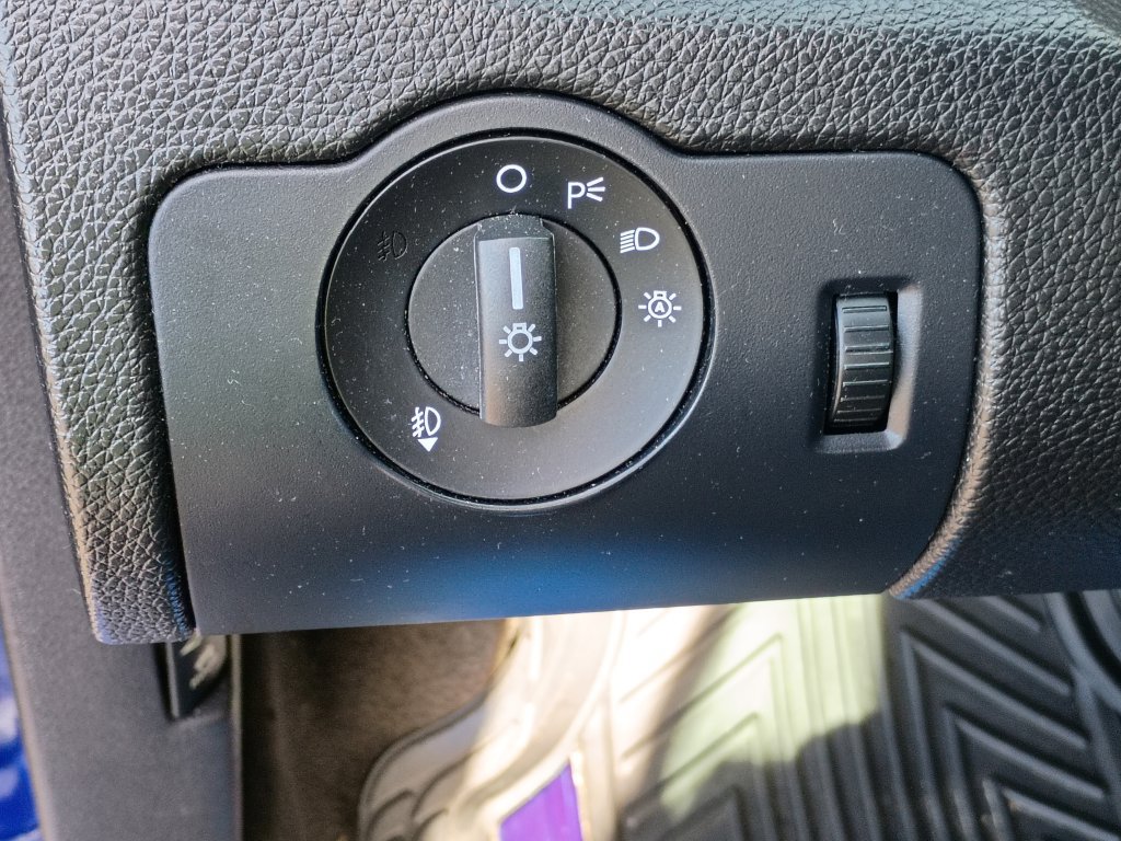 Used 2013 Ford Mustang Convertible RWD image 17