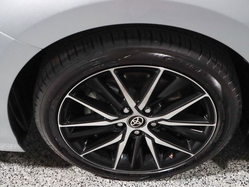 Used 2024 Toyota Camry SE image 11